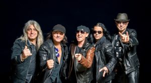 Trupa Scorpions revine la Bucureşti, marţi, la Romexpo, în cadrul "Crazy World Tour", în care artiştii promit să cânte hituri precum "Wind of Change", "Still Loving You", "Rock You Like a Hurricane", "Send Me an Angel".