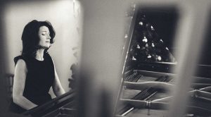 Punte muzicală între Viena și București Interviu cu pianista Cătăllina Butcaru