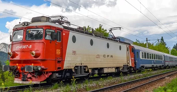Primele bilete și abonamente feroviare metropolitane sunt disponibile de sâmbătă în România