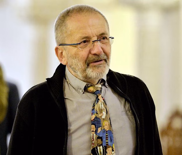 Atacul hibrid asupra României: cum a fost pregătit terenul pentru manipularea în masă